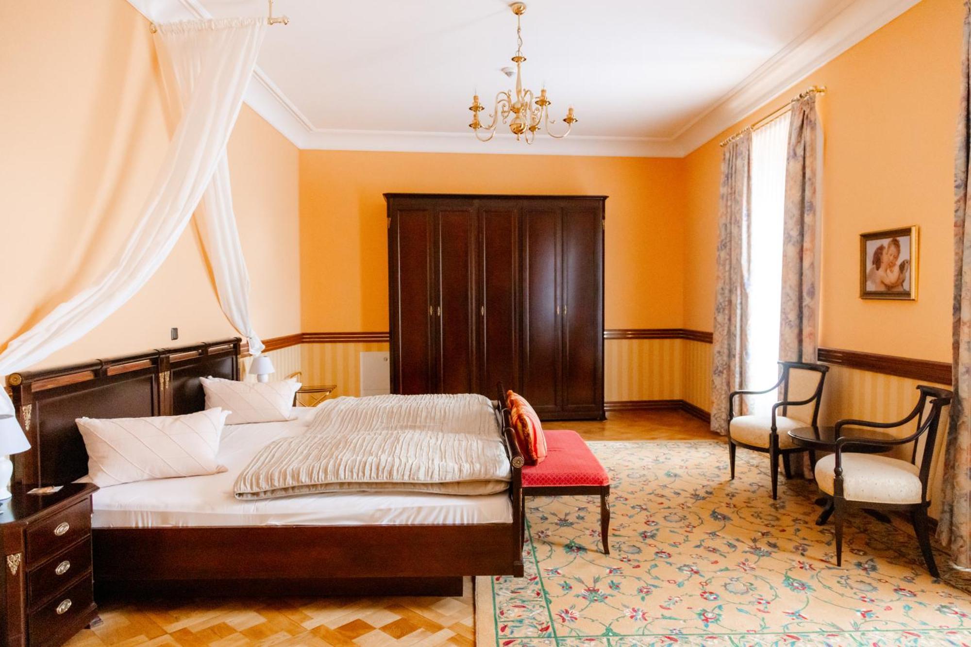 Hotel Schloss Schkopau Buitenkant foto